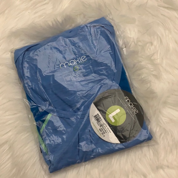 NWT Moxie Cycling Women's Wrap Tee size Large - Picture 3 of 10